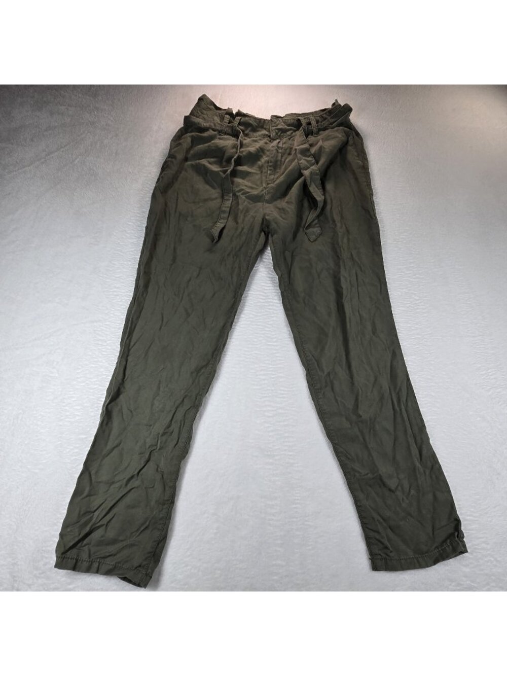 Gap Paper-bag Waist Khakis Women' Size 6 Regular Relaxed Fit, Cozy Travel Pants